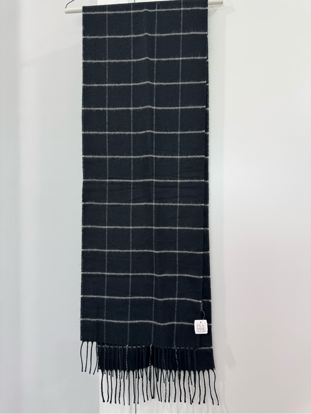 Jos A. Bank Men's Black white plaid Scarf Classic Winter Accessory